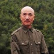 东方余亮